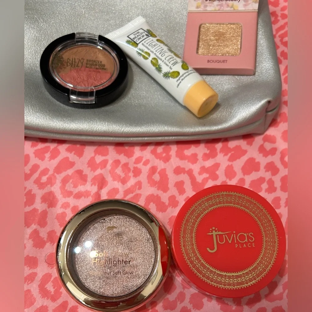 Highlighter Bundle w/ Ipsy Bag